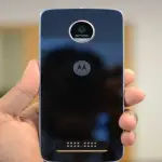 Lenovo, arriva l'autonomia incredibile del Moto Z Play