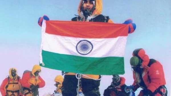 Scalano l'Everest, ma solo con il Photoshop