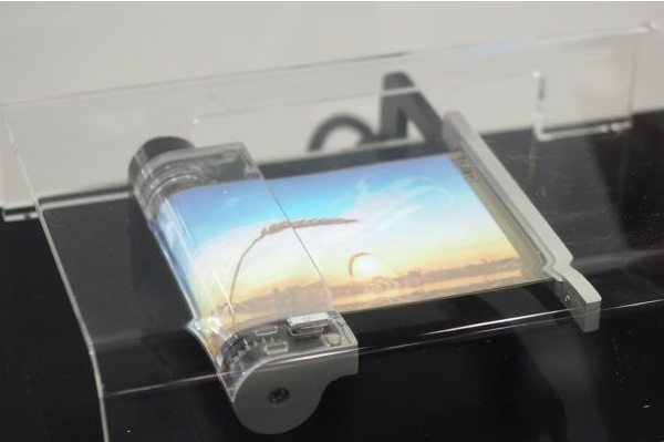 Samsung presenta lo smartphone arrotolabile