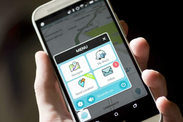 Google lascia Uber e abbraccia Waze Rider