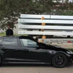 Tesla Model S va a sbattere, errore umano o di software?