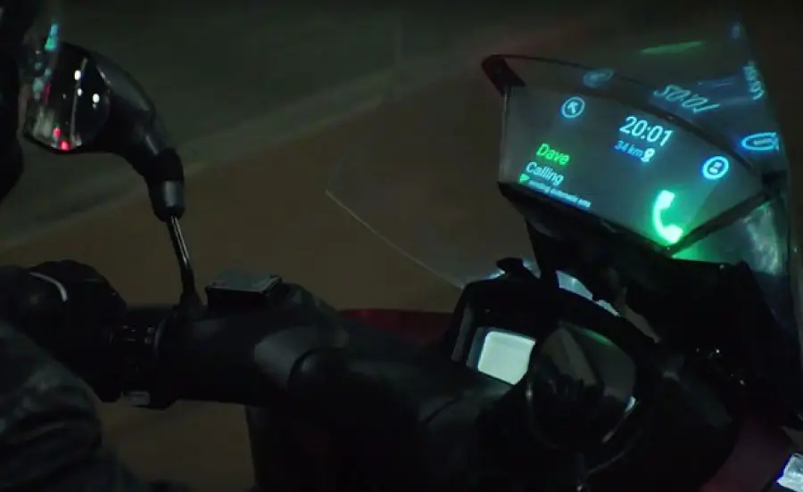 Windshield: Samsung e Yamaha lanciano il parabrezza per moto tecnologico