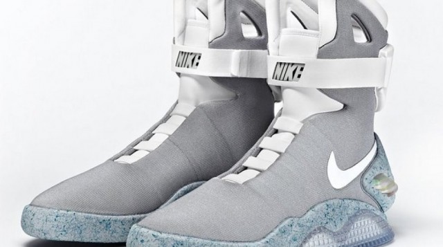 Scarpe Nike che si allacciano da sole, info e prezzo