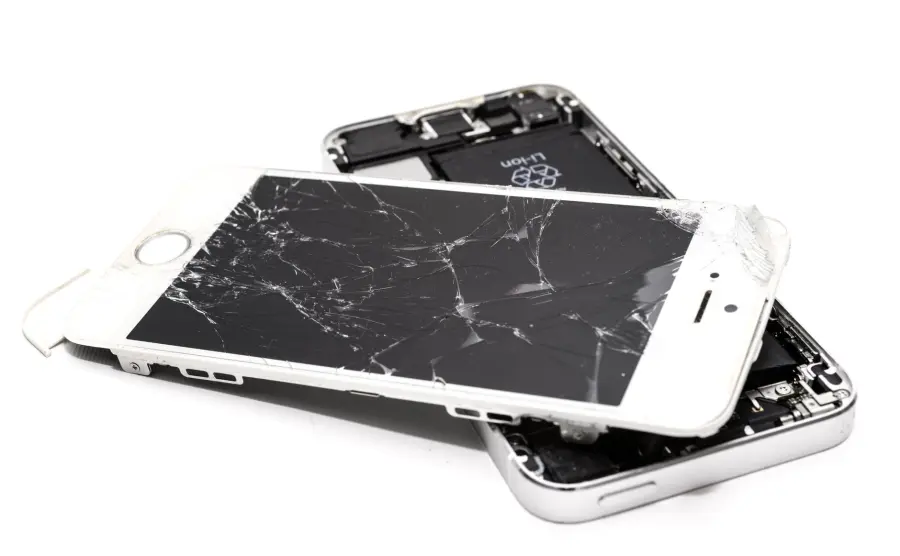 Sostituzione vetro cellulare: conviene nel 2026?