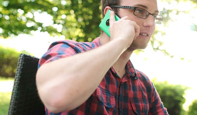 Smartphone, come e perché possono provocare il cancro