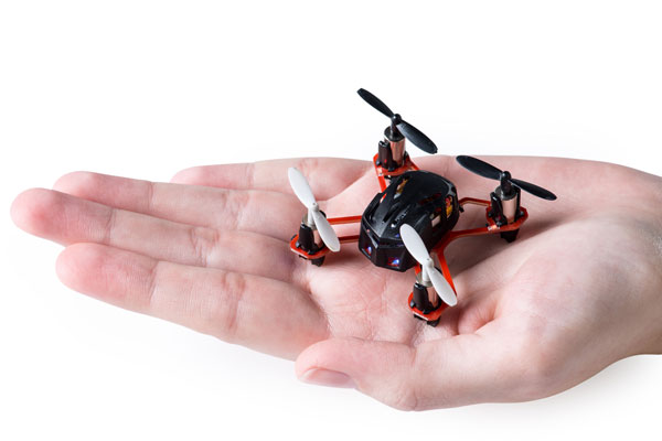 I micro-droni sfuggono alle normative, è boom di richieste